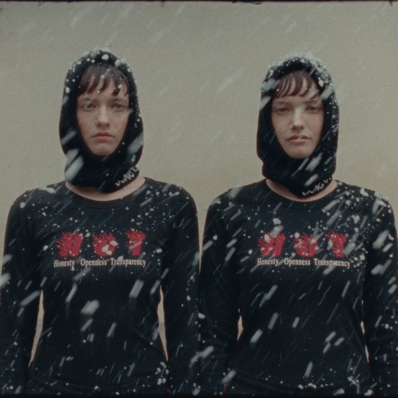 HOT FITTED LONG SLEEVE TEE - Image 5