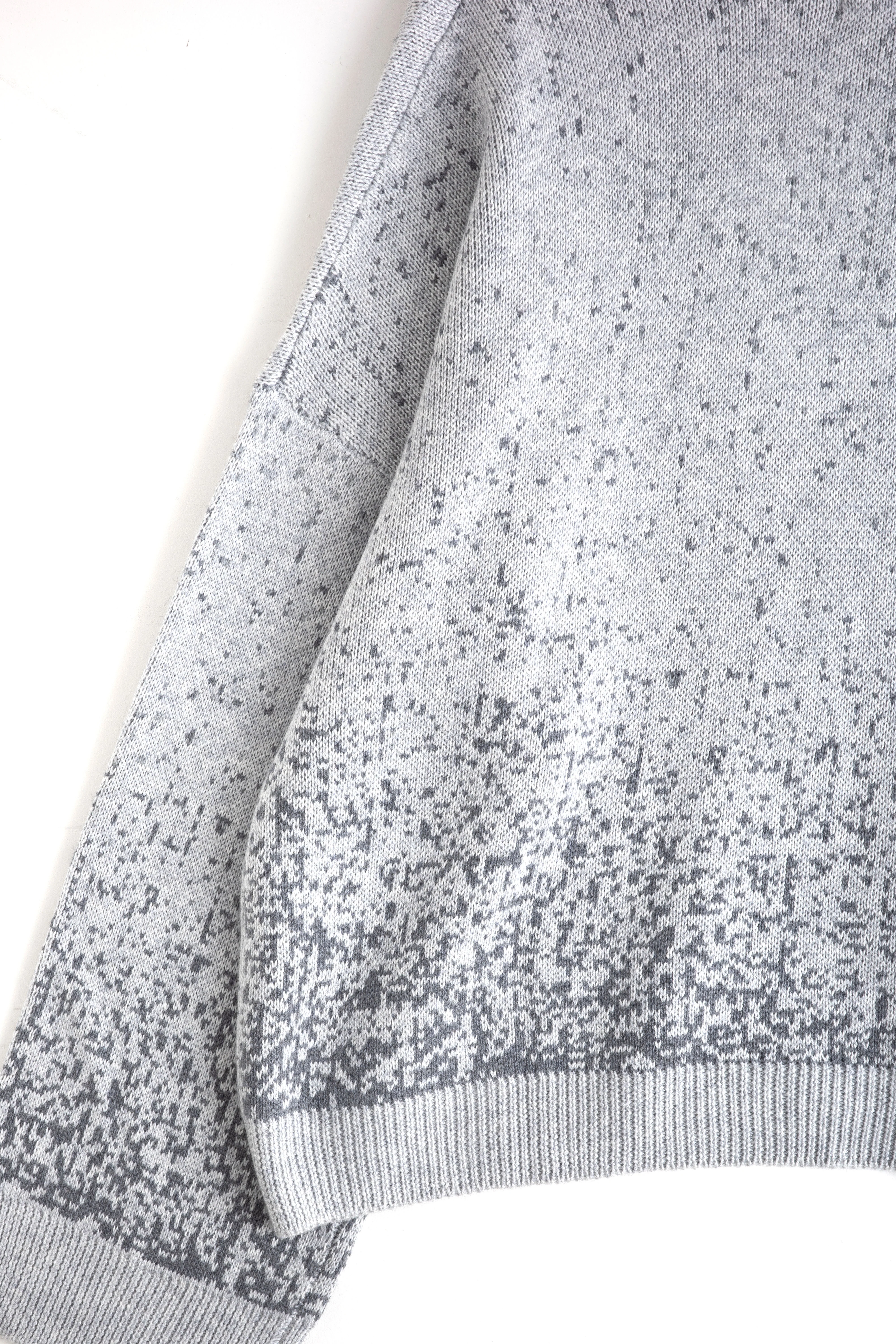 SPECKLE V-NECK SWEATER GREY - Image 11