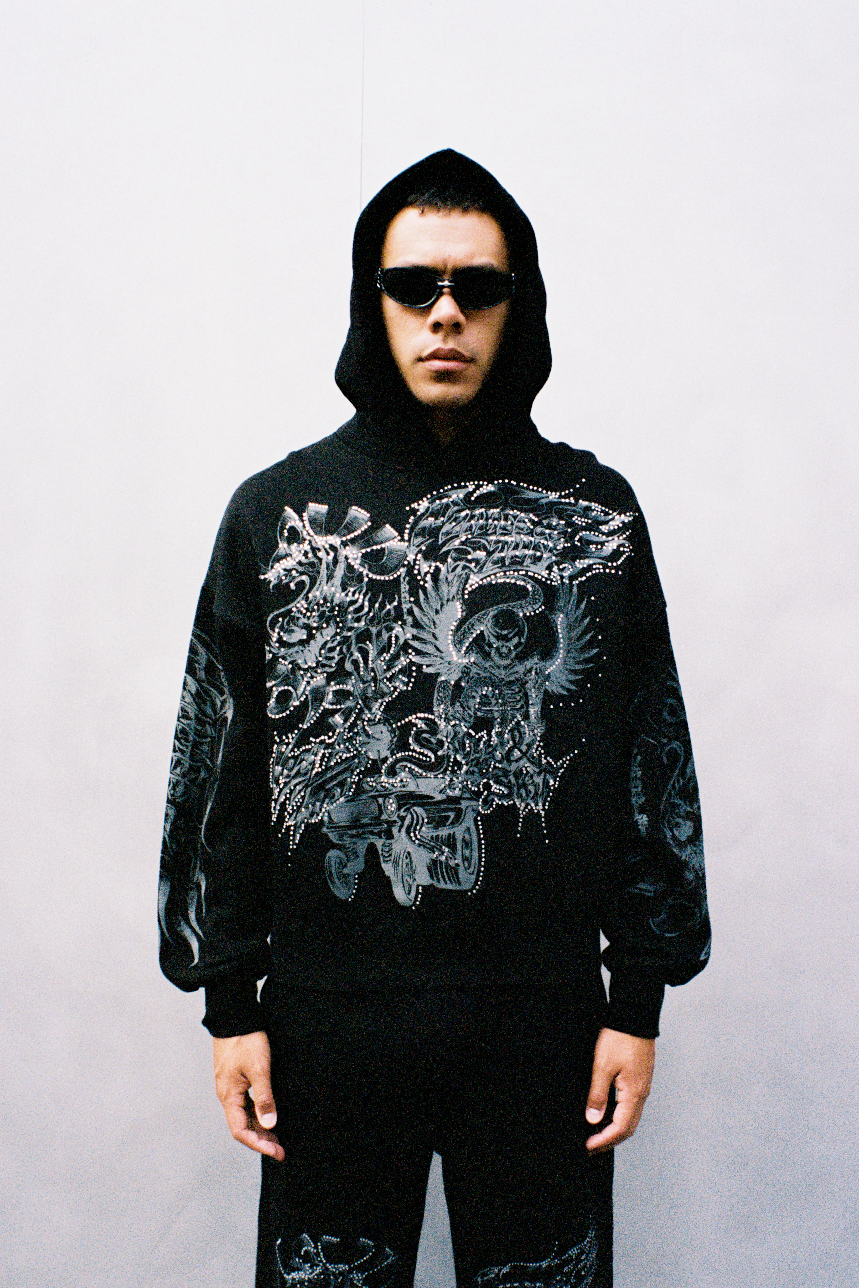 FLAMES & STUFF HOODIE BLACK - Image 3